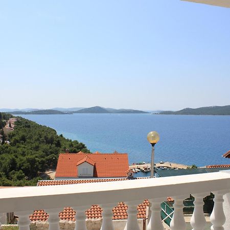 Apartments Toni Na Moru Drage Exterior foto